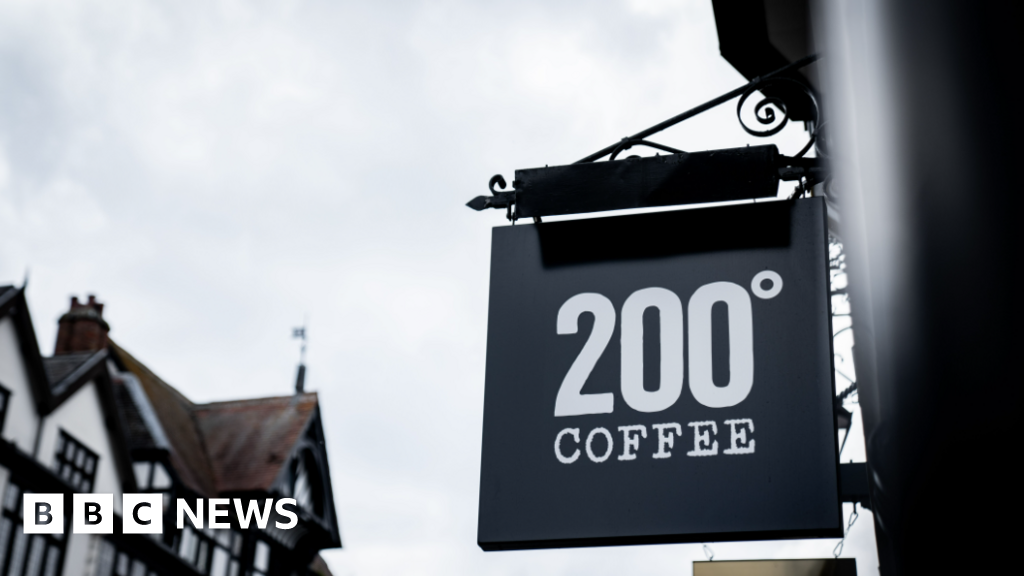 Caffè Nero buys Nottingham-based 200 Degrees coffee brand – 2024-10-28 15:11:14 , BBC News