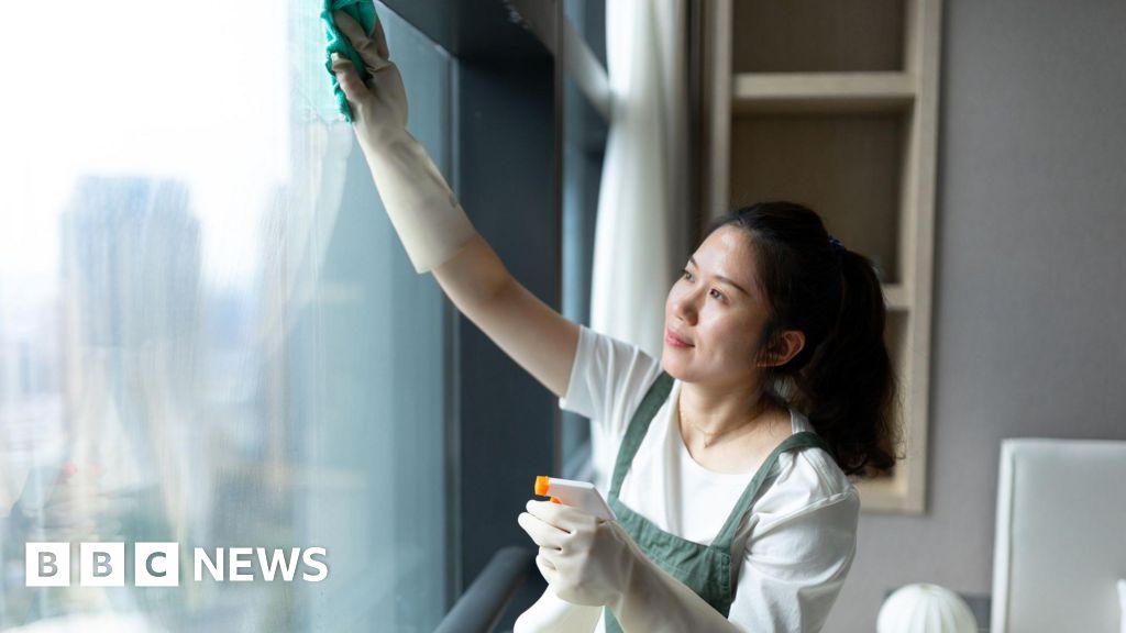 Minimum wage to rise to £12.21 an hour next year – 2024-10-29 18:00:23 , BBC News