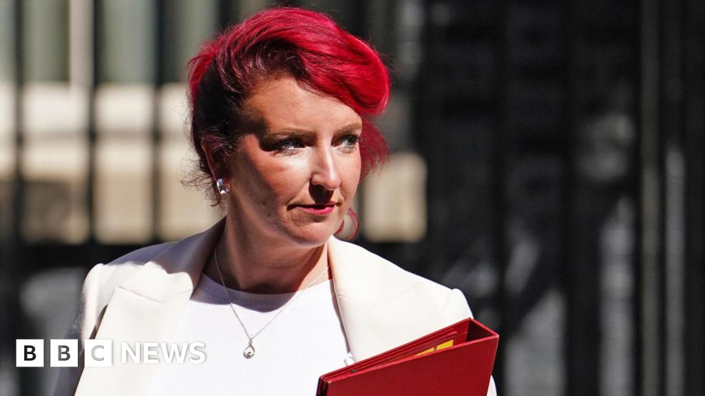 P&O owner to attend summit despite row over Louise Haigh’s comments – 2024-10-12 12:57:15 , BBC News