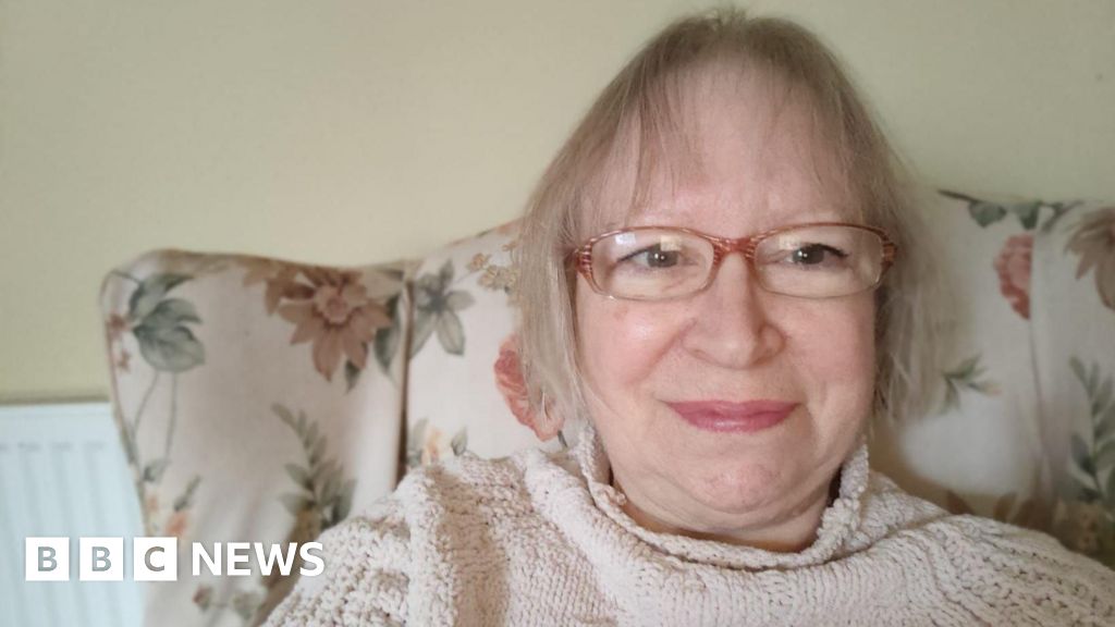 ‘I got a credit card after losing the winter fuel payment’ – 2025-01-23 00:02:00 , BBC News