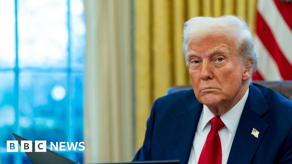 Trump says Canada and Mexico to be hit with 25% tariffs on Saturday – 2025-01-31 02:12:00 , BBC News