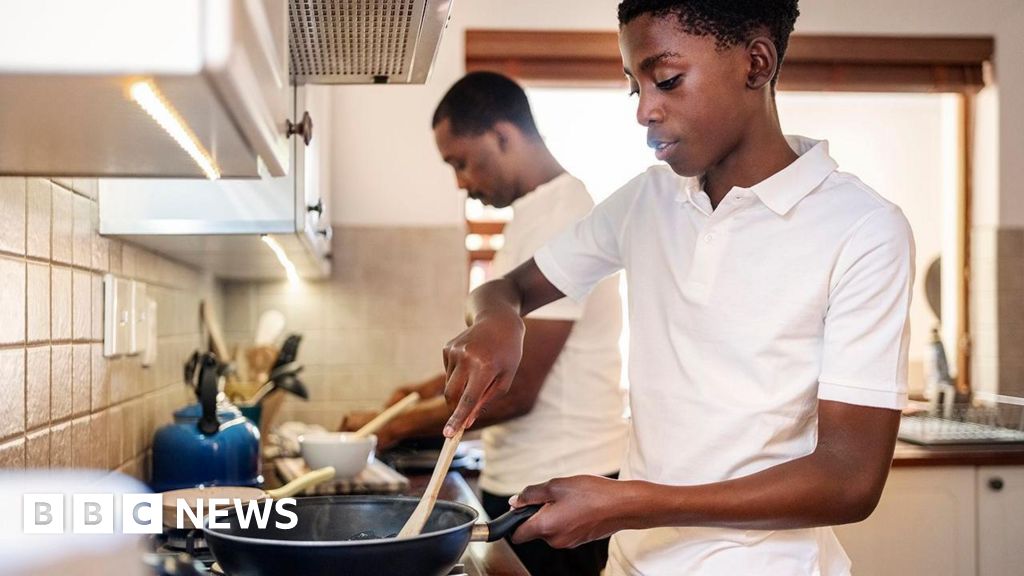 Energy bills forecast to rise by £85 a year – 2025-02-18 13:09:00 , BBC News