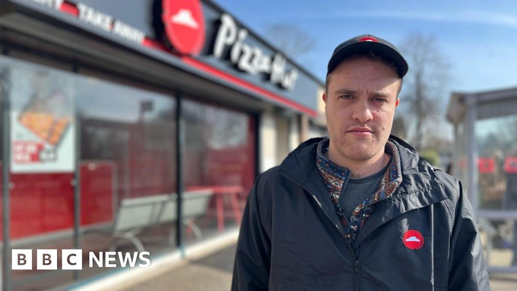 Pizza Hut workers accuse franchisee of docking wages – 2025-03-25 00:02:00 , BBC News