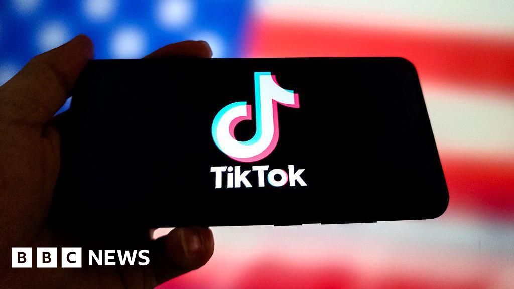 Trump extends deadline to keep TikTok running in US – 2025-04-05 02:11:00 , BBC News