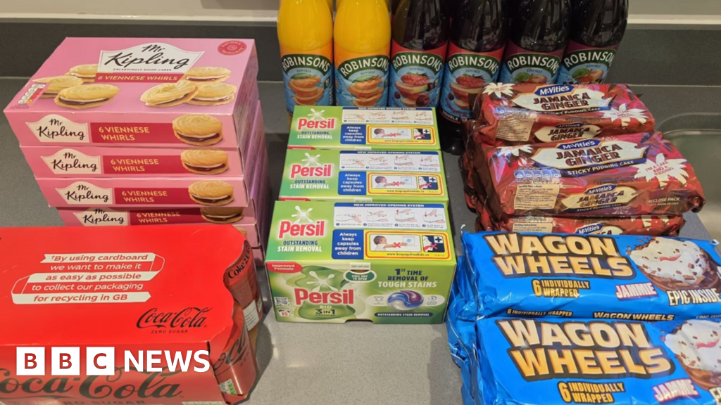 Co-op gives away free pasta sauce and coffee by mistake – 2025-05-02 12:25:00 , BBC News